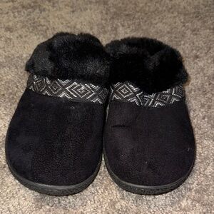 Isotoner Black Slippers with Geometric Trim